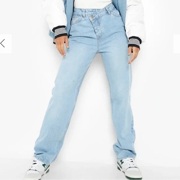 Boohoo Jeans Boohoo Asymmetrical Straight Leg Baggy Jeans Size